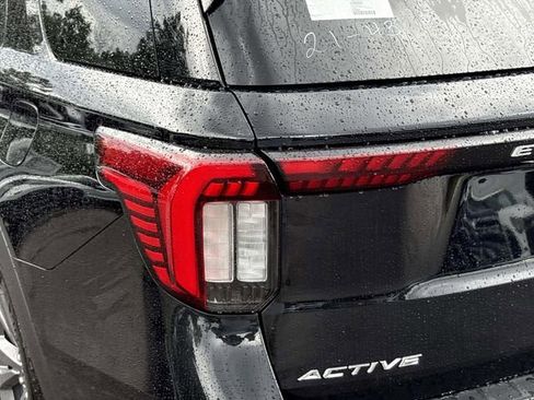 New 2026 Ford Explorer Active w/ Active Comfort Package AWD/4WD image 11