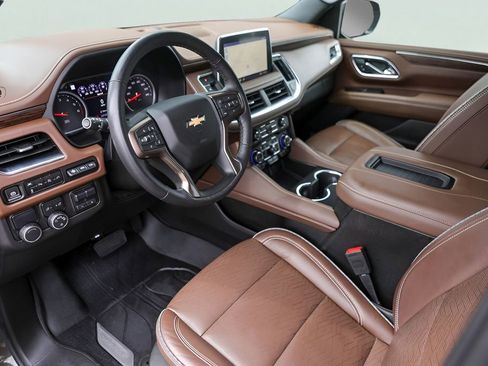 Used 2021 Chevrolet Tahoe High Country w/ Premium Package RWD image 13