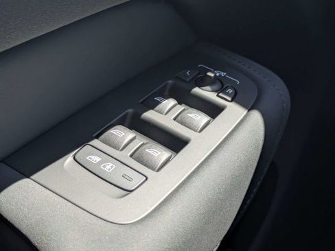 Used 2026 Volvo XC60 B5 Core image 26