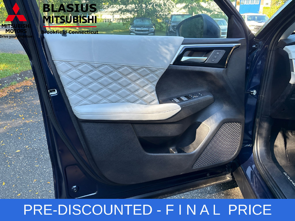 Used 2024 Mitsubishi Outlander SEL AWD/4WD image 15