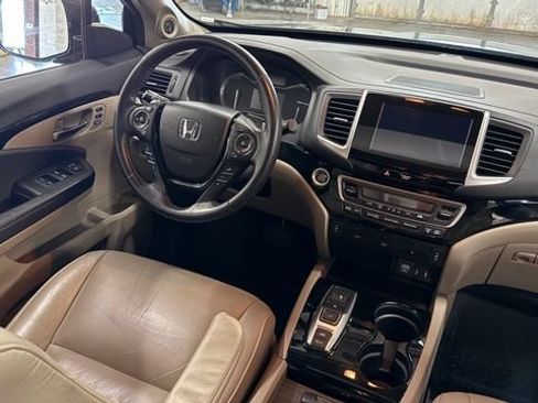 Used 2017 Honda Pilot Touring image 41