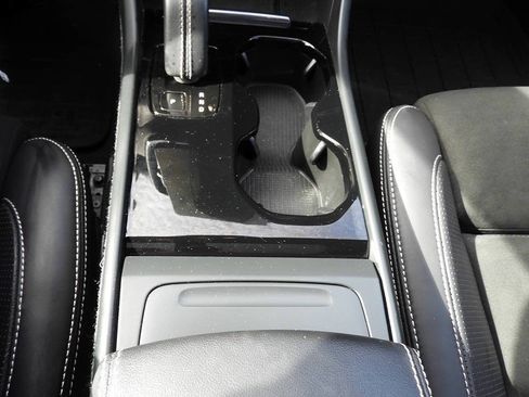 Used 2021 Volvo XC40 P8 Recharge w/ Advanced Package AWD/4WD image 42