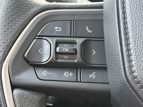 Used 2025 Toyota 4Runner SR5 RWD image 35