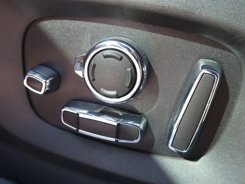 Used 2017 Jaguar XJ L Portfolio image 29