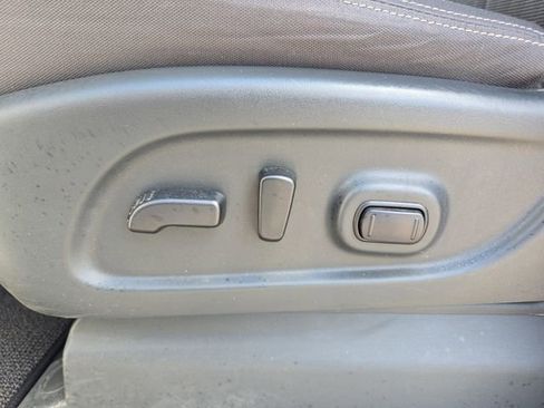 Used 2023 Nissan Titan SV w/ SV Convenience Package RWD image 24
