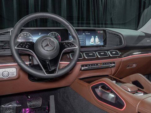 New 2026 Mercedes-Benz GLS 450 4MATIC image 18