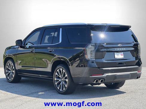 Used 2025 Chevrolet Tahoe High Country AWD/4WD image 2