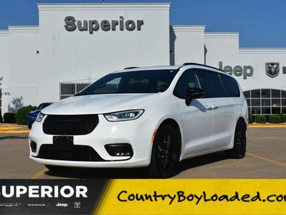 Used 2025 Chrysler Pacifica Limited
