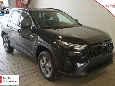 Used 2025 Toyota RAV4 LE AWD/4WD image 1