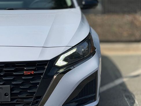 Used 2023 Nissan Altima 2.0 SR image 5