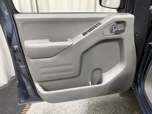 Used 2016 Nissan Frontier SV w/ SV Value Truck Package AWD/4WD image 17