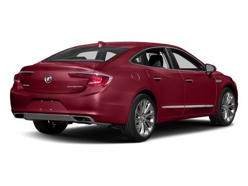 Used 2018 Buick LaCrosse Essence FWD image 2