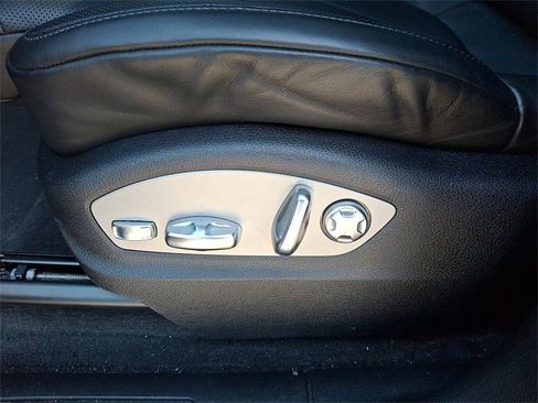 New 2025 Porsche Macan image 15