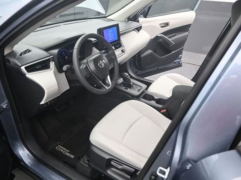 New 2026 Toyota Corolla Cross LE FWD image 4