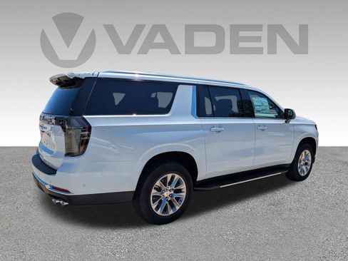 New 2026 Chevrolet Suburban Premier RWD image 27