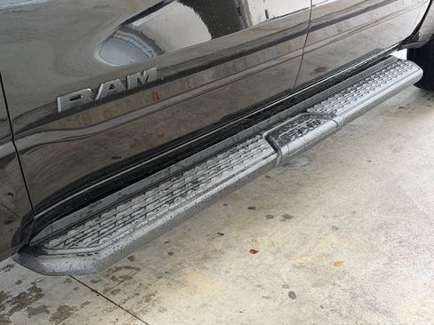 Used 2024 RAM 1500 Laramie AWD/4WD image 17