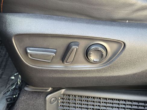 Used 2022 Toyota Sienna XSE image 22