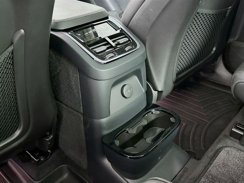 Used 2023 Volvo XC90 T8 Ultimate AWD/4WD image 27