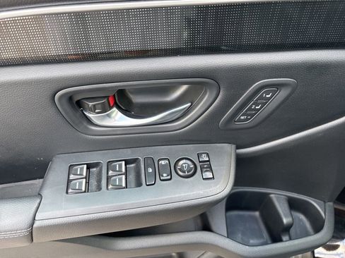 Used 2025 Honda Pilot Elite image 18