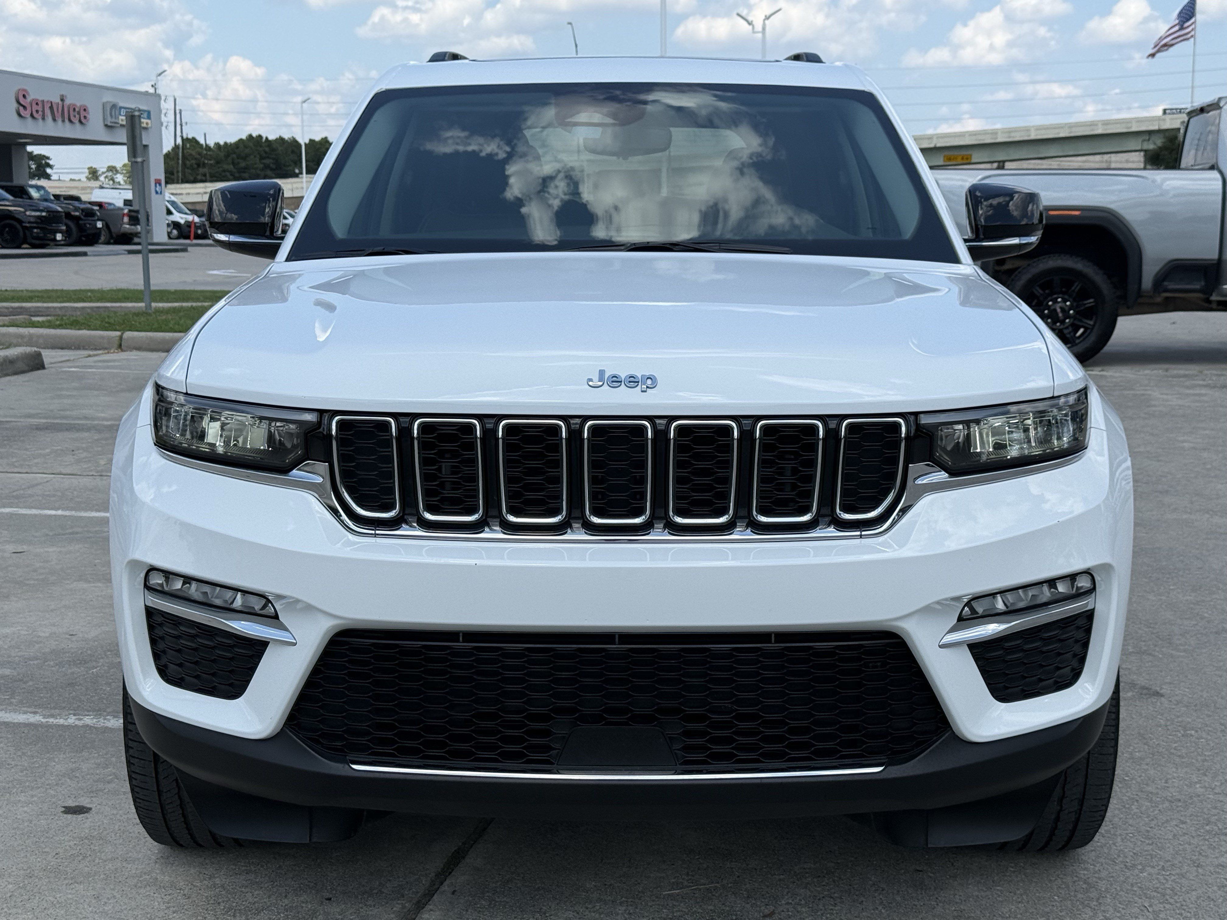 Used 2023 Jeep Grand Cherokee 4WD 4xe image 11
