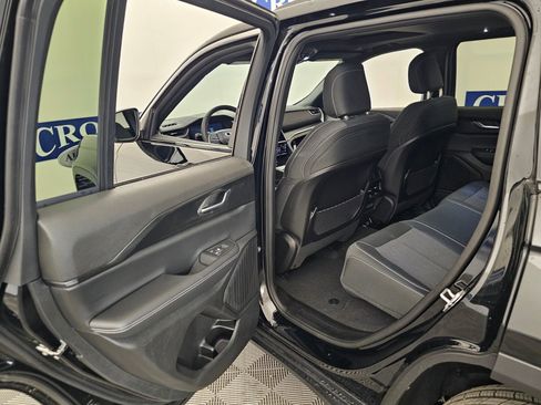 New 2026 Jeep Grand Cherokee Laredo AWD/4WD image 34
