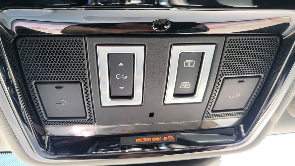 Used 2019 Land Rover Range Rover Sport HSE AWD/4WD image 42