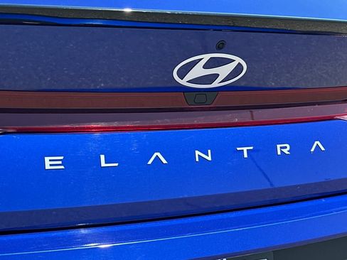 Used 2025 Hyundai Elantra Sport FWD image 31