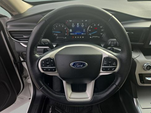 Used 2020 Ford Explorer XLT w/ Equipment Group 202A image 19