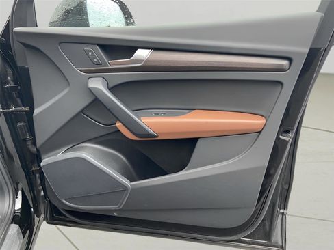 Used 2025 Audi Q5 2.0T Premium image 19