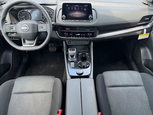 Used 2026 Nissan Rogue SV image 7