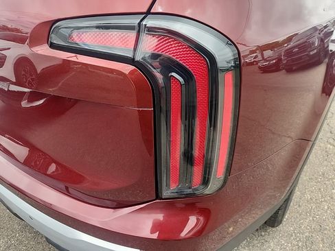 Certified 2023 Kia Telluride EX w/ EX Captain's Chair Package FWD image 13