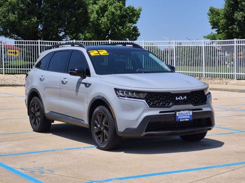 Used 2022 Kia Sorento S w/ Panoramic Sunroof Package AWD/4WD image 4