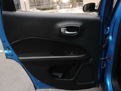 Used 2021 Jeep Compass Latitude AWD/4WD image 18