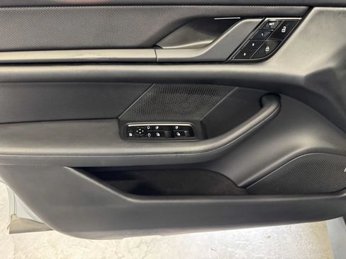 Used 2021 Porsche Taycan RWD image 14
