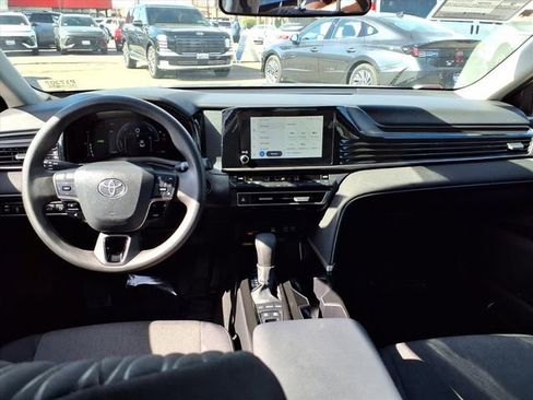 Used 2025 Toyota Camry LE image 8