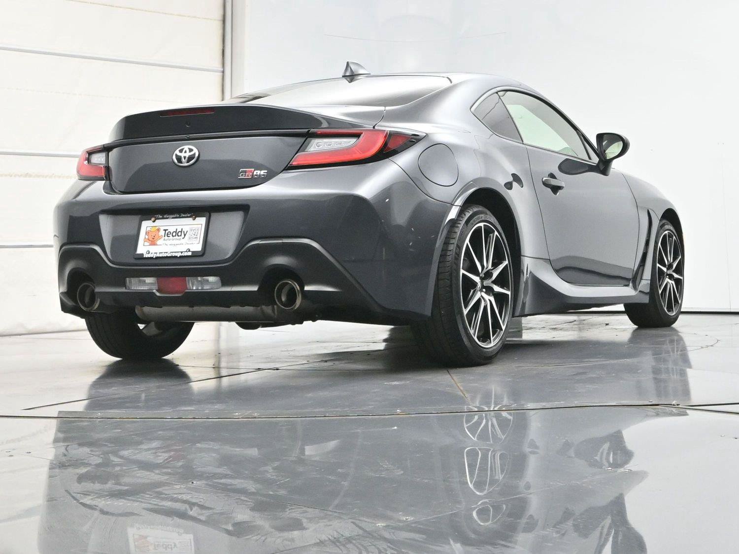 Used 2024 Toyota GR86 RWD image 28