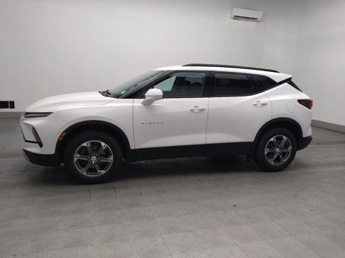 Used 2024 Chevrolet Blazer LT w/ Convenience Package FWD image 2
