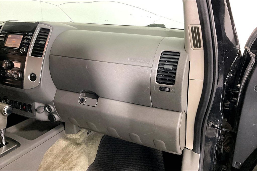 Used 2014 Nissan Frontier SV w/ SV Value Truck Package AWD/4WD image 18