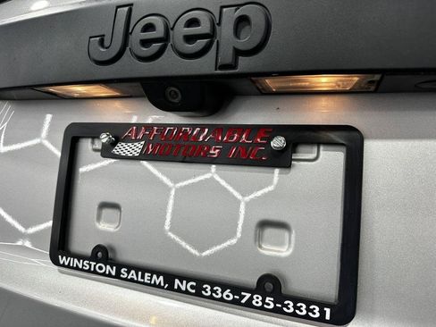 Used 2012 Jeep Grand Cherokee Overland AWD/4WD image 38