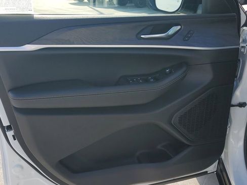 New 2025 Jeep Grand Cherokee Limited image 21