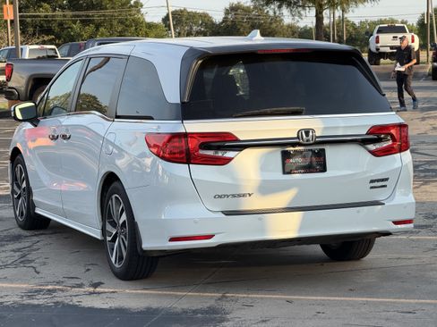 Used 2021 Honda Odyssey Touring image 9