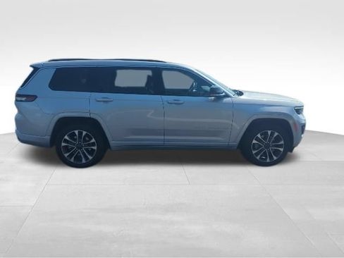 Used 2025 Jeep Grand Cherokee L Overland w/ Luxury Tech Group IV AWD/4WD image 5