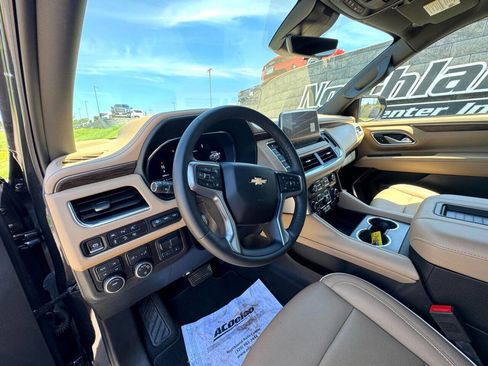Used 2024 Chevrolet Tahoe Premier w/ Premium Package image 10