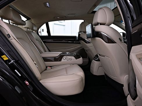 Used 2018 Genesis G90 5.0 Ultimate image 34