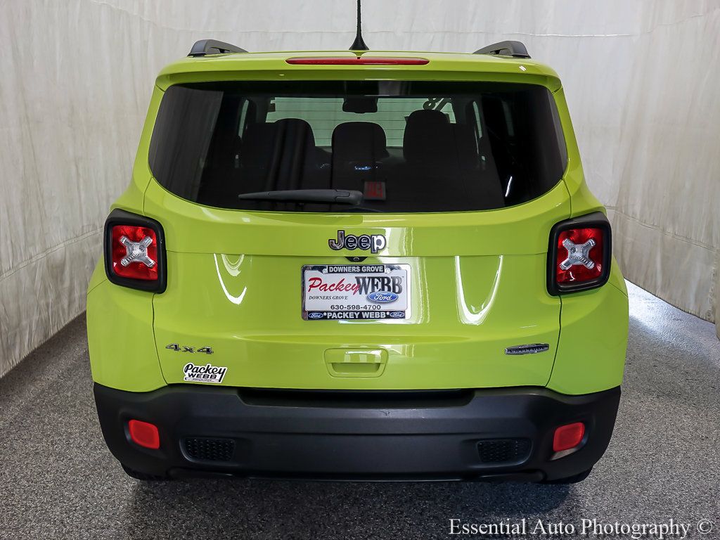 Used 2018 Jeep Renegade Latitude w/ Popular Equipment Group AWD/4WD image 6