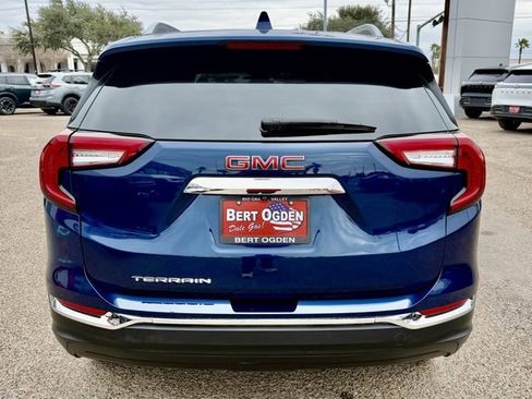 Used 2022 GMC Terrain SLT w/ LPO, Floor Liner Package image 6