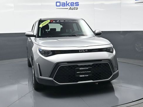 Certified 2025 Kia Soul LX w/ LX Technology Package image 3