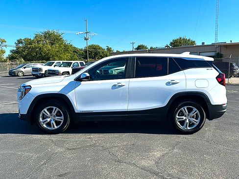 Used 2024 GMC Terrain SLE FWD image 5