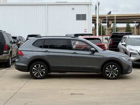 Used 2022 Volkswagen Tiguan S AWD/4WD image 3