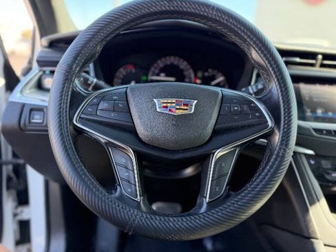 Used 2019 Cadillac XT5 Luxury w/ Sport Package FWD image 10